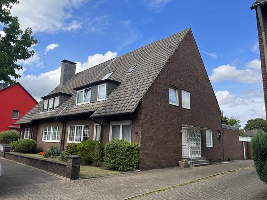 BottropStadtmitte Doppelhaushälfte mit zwei abgeschlossenen Wohnungen